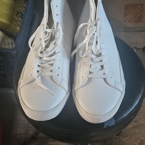 Sleek White Men's Sneakers